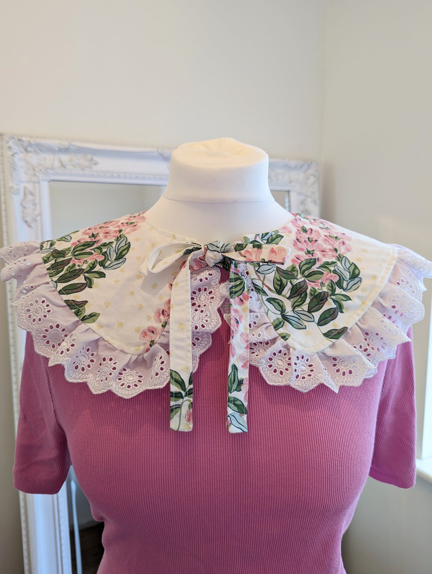 LAURA ASHLEY WISTERIA RUFFLE COLLAR